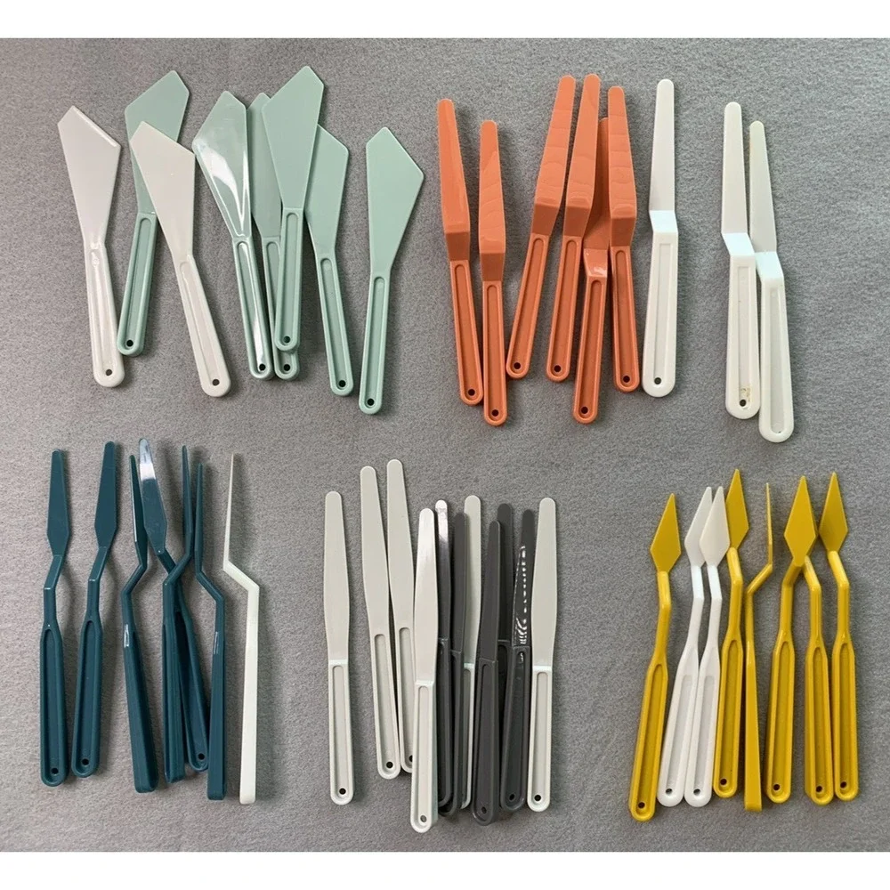 Lot of 43 PALETTE Plastic KNIFE knives spatulas SET 7
